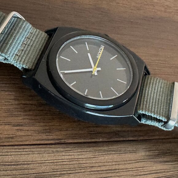 Nixon Time Teller Minimal Watch in Black w/ NATO Strap - Picture 3 of 6